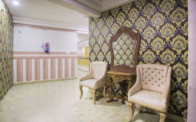 OYO 11532 Hotel SR Grand