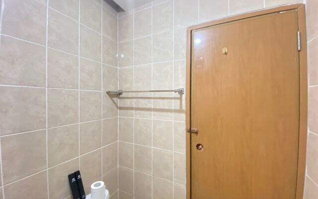 Cozy 2Br At Pinewood Apartment