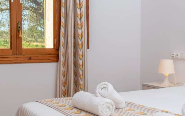 Sa Cumuna in Campos With 3 Bedrooms and 2 Bathrooms