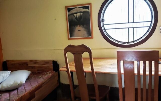 Tithonia Homestay