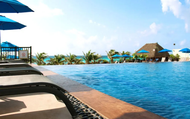 Infinity Luxury Travel at Seadust by YPJ