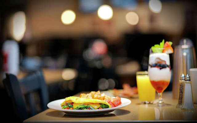DoubleTree by Hilton Chicago Midway Airport