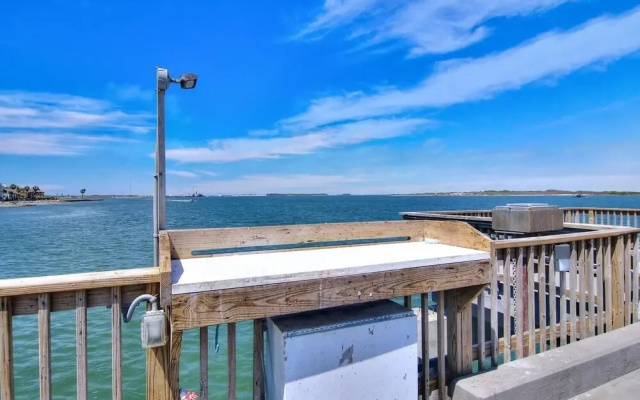 Channelview 117 1 Bedroom Condo by Redawning