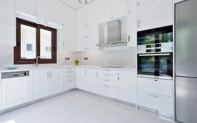 Chania Boutique Villa - Steps From the Beach