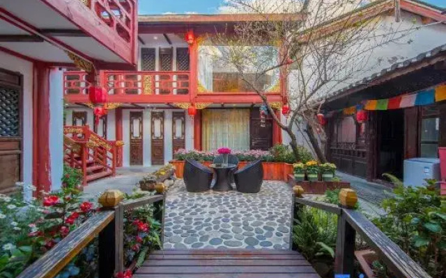 Blessed Harmony Hostel (Lijiang Old Town Mu's Mansion Branch)