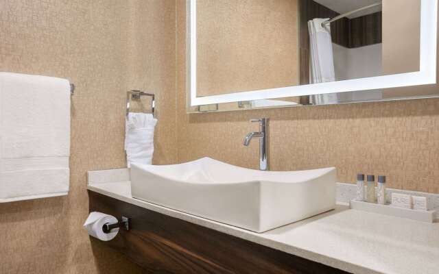 Baymont Inn and Suites Medicine Hat