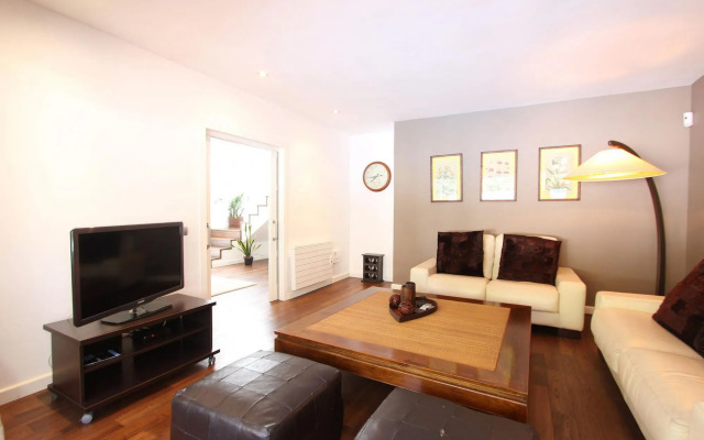 1102 - Marbella Town Villa