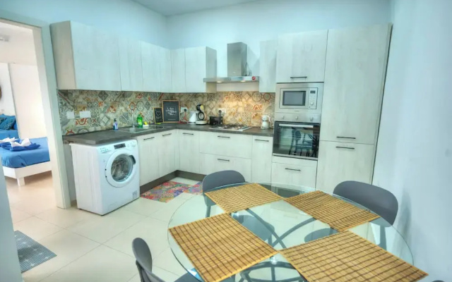 Seafront Sea View Maisonette with Yards