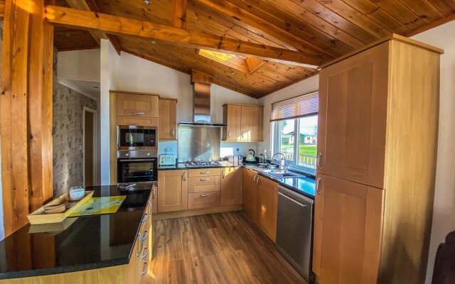 Immaculate 3-bedroom Private Lodge Near York