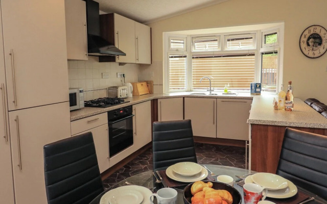 The Brambles 17 - Conkers Lodge