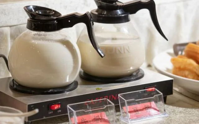 Pu'er Peony Holiday Inn