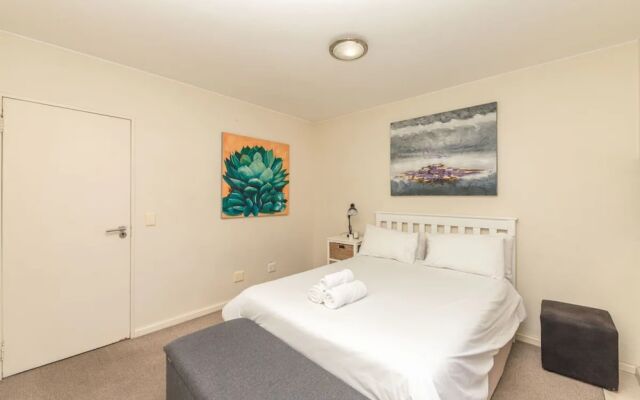 Delightful 2 Bedroom Townhouse in Woodstock