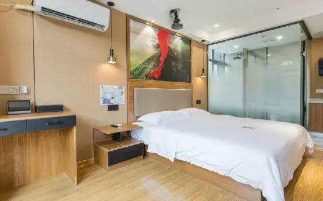 Carmen Yingsu unmanned wisdom Hotel (Xuancheng railway station store)