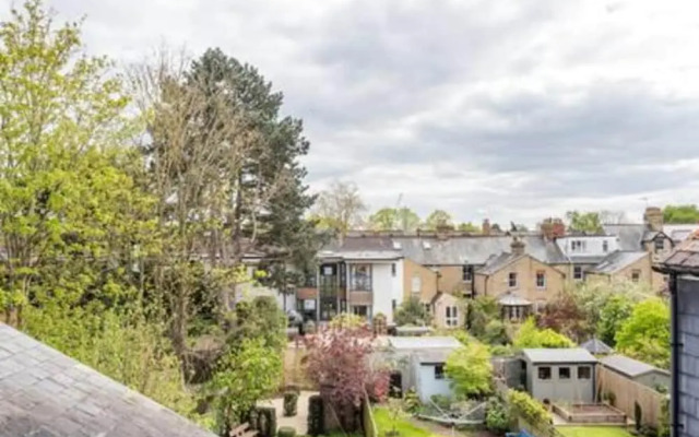 Summertown 4-br Family Home - Bright Spacious