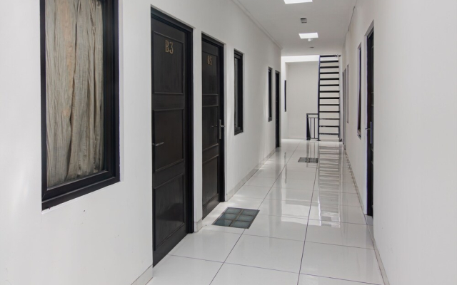 OYO 93500 Rizki Residence TOS Syariah Near PT Bank KB Bukopin Tbk