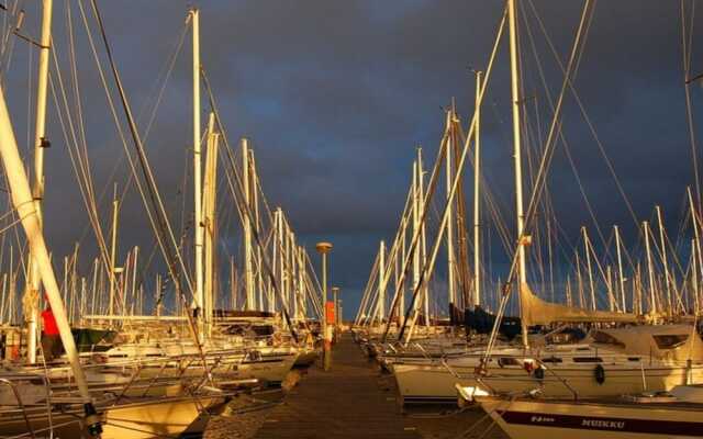 Houseboat Grey Seal Comfortable Vacation Home