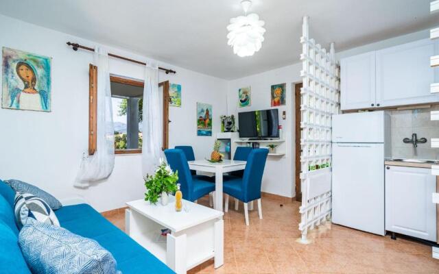 Apartments & Rooms Mara & Petrunjela
