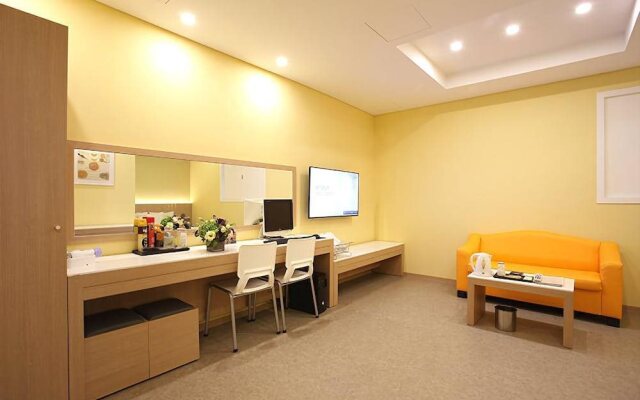 Honors Hotel