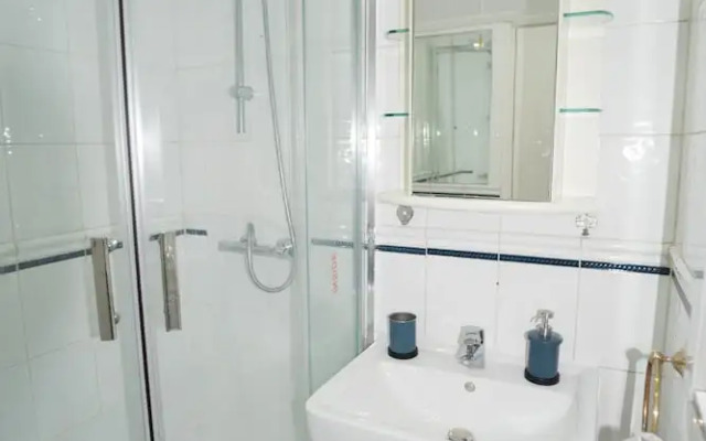 Cosy 2 bedroom Apartment Close to Hyde Park