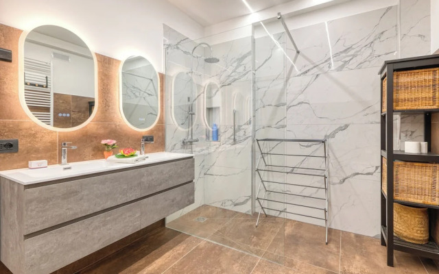 Gemma Marina Near Villa Grock Museum