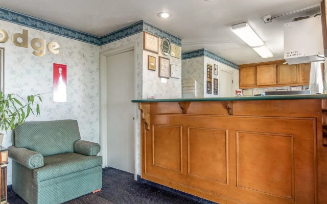 Econo Lodge Castro Valley