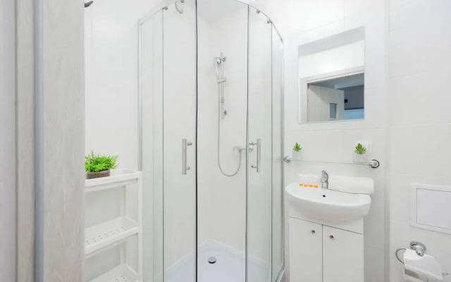 Apartment Business Center by Renters