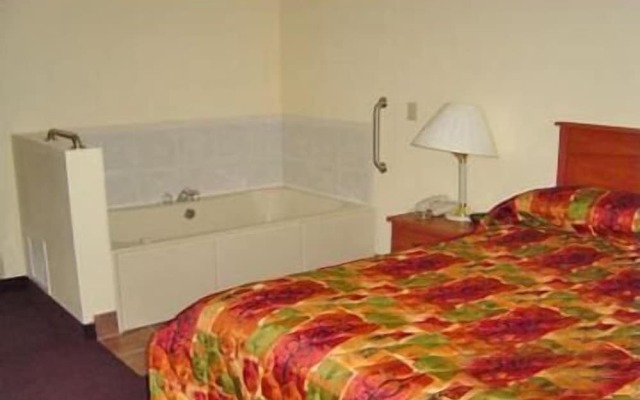 HomeTown Inn & Suites