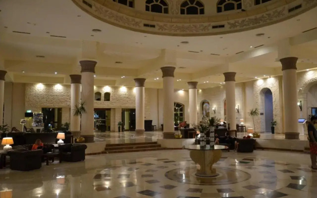 Regency Plaza Aqua Park & SPA