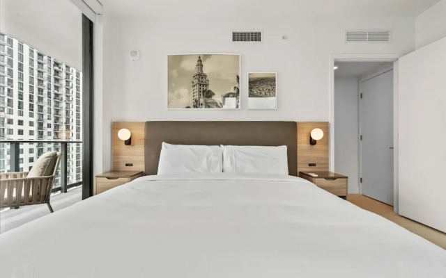 Bayside Breeze Downtown Luxury Tower Pool Gym