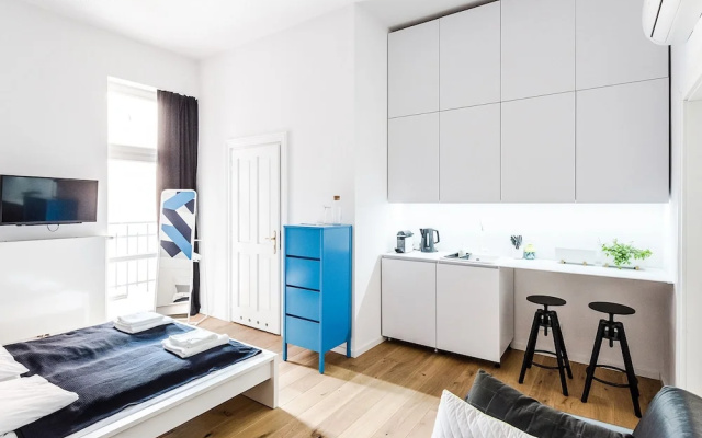 Boom Apartments