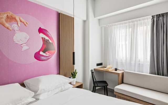 The Q Hotel