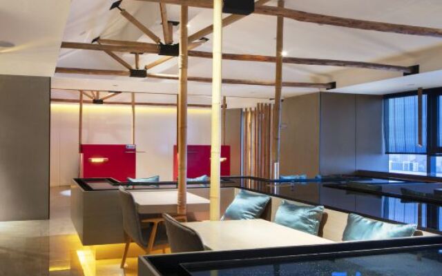 Yanzhu Yishe Guoyun Hotel (Zhengzhou CBD Exhibition Center)