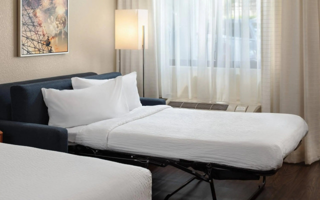 Fairfield by Marriott Anaheim Resort