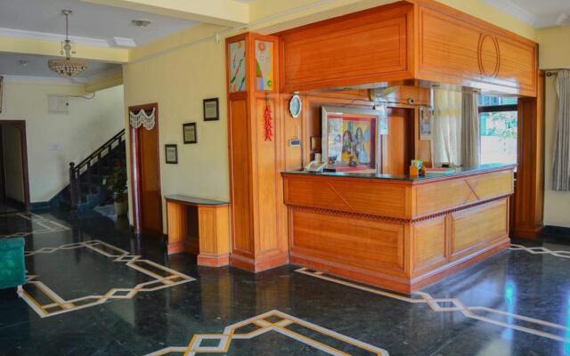 Hotel Indore Palace