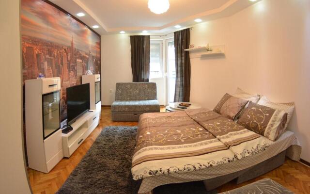 White Night City Center Apartman