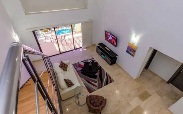 3BR 3BA Duplex w Amazing Views Pool Amenities