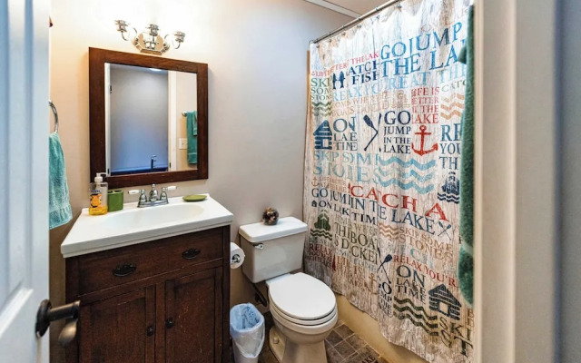 Osage Beach Getaway Lake Views Pet Friendly!