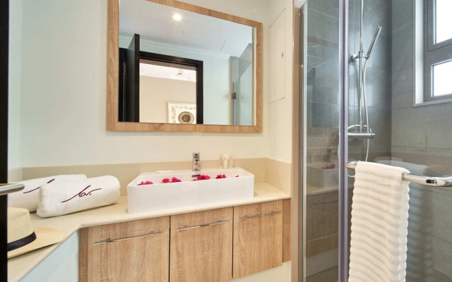 Ocean Legends Beachfront Suites