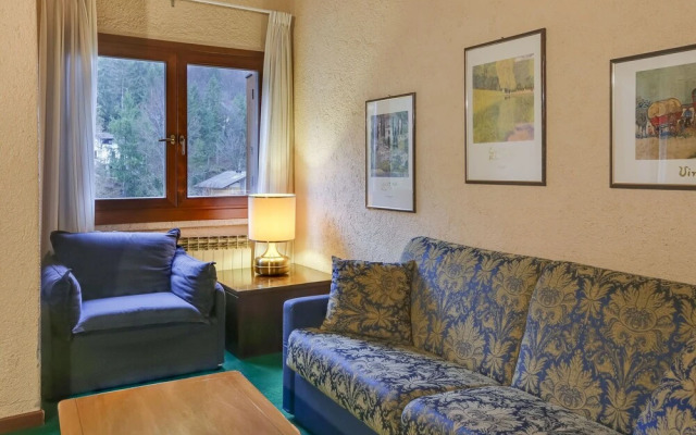 Pleasant Holiday Home in Artogne near Skiing