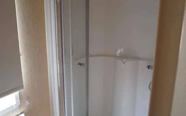 Pets Stay Free 3 Bedroom Caravan at Heacham Beach