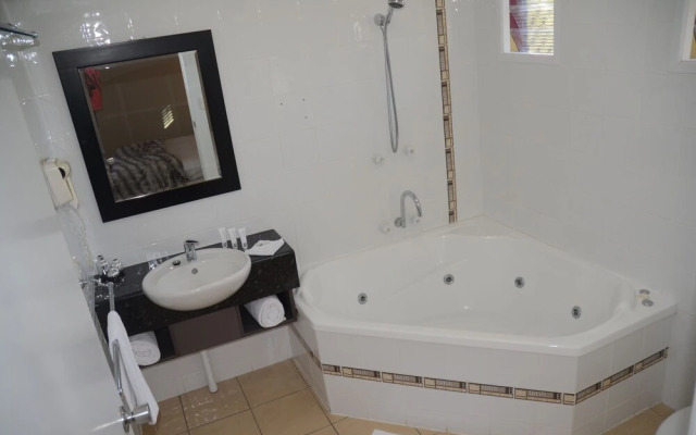 South Gladstone Motel