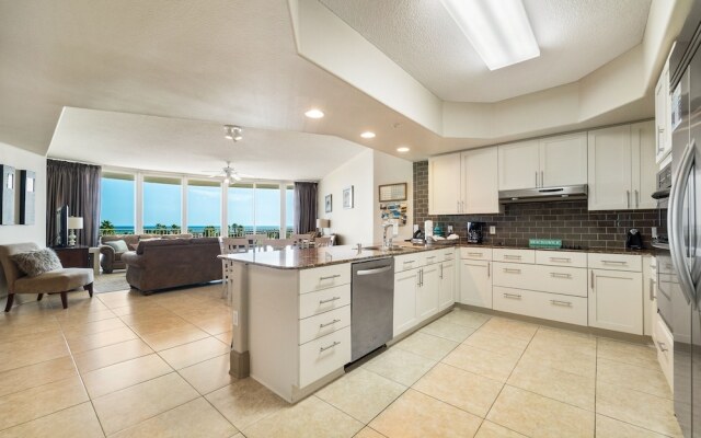 Crb0313 3 Bedroom Condo