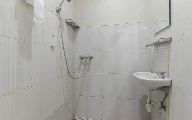 RedDoorz Plus near Lippo Cikarang Mall