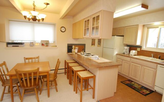 Aspen Townhouse East Unit 7