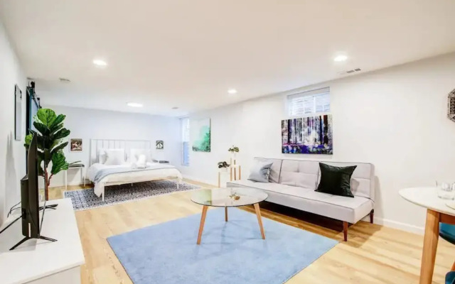Private Studio in Serene DC Neighborhood