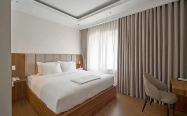 Lyns Hotel – Guest Rooms – Nhon Trach