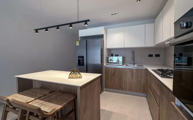 Spectacular Golf Front 3BR Apartment!