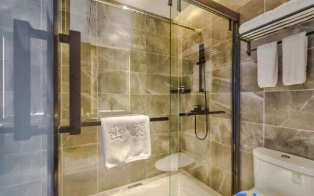 Anji Lujia Liangshan Hotel (Countryside Lujia Scenic Area)