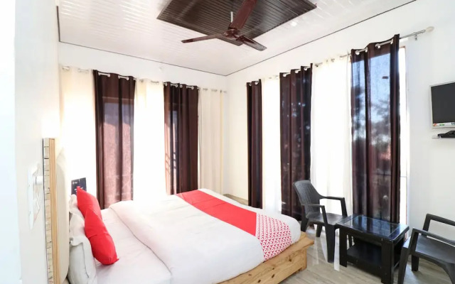 OYO 24137 Hotel Himalayan Village