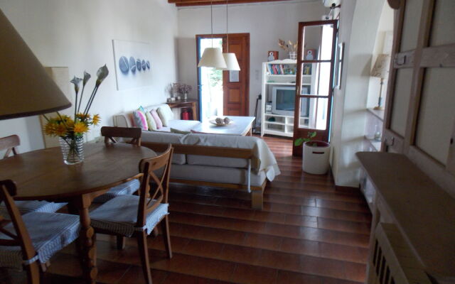Studios and Suites Rania